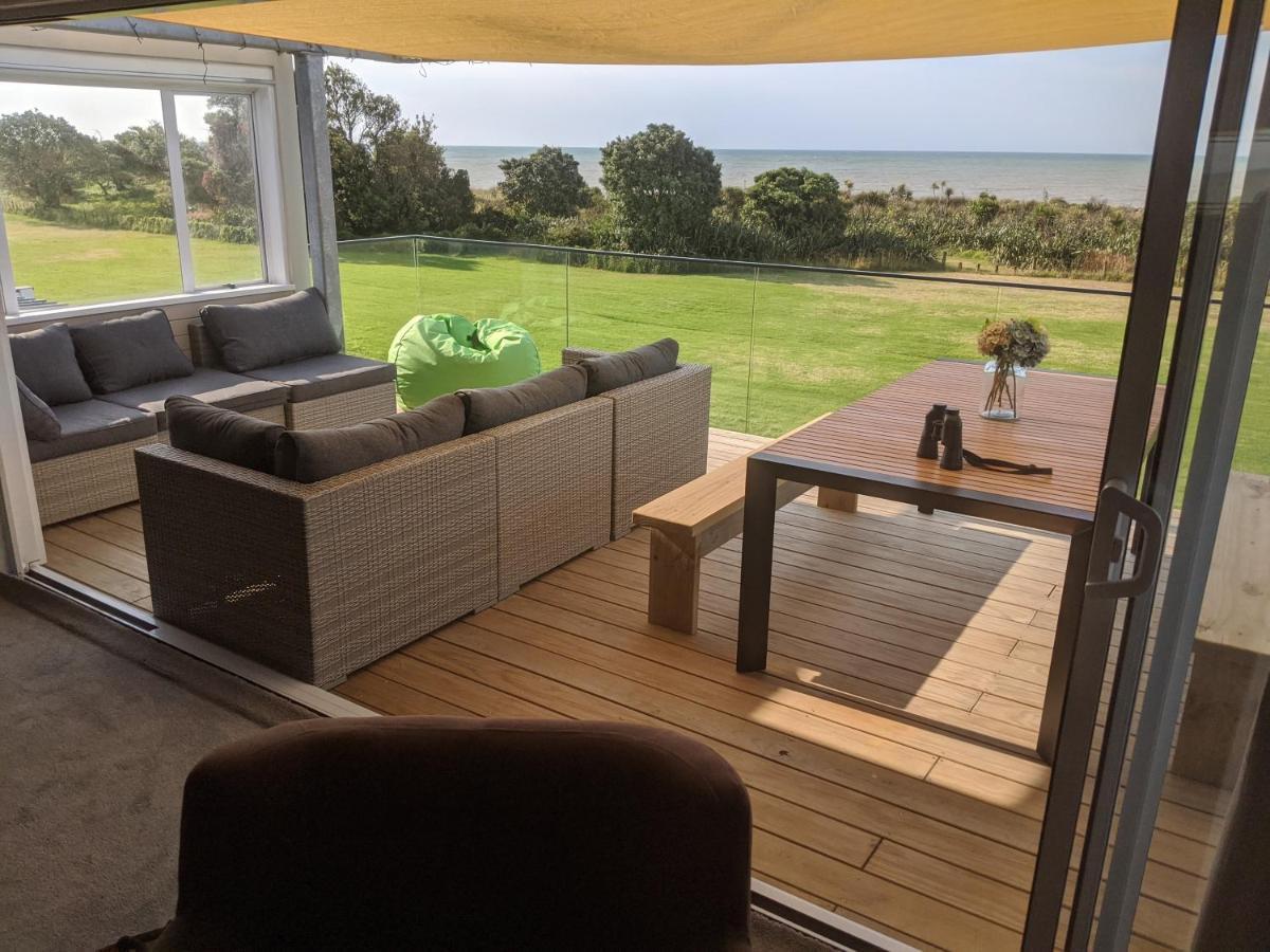 Taranaki Beach House - Great Sea Views Villa Waitara ภายนอก รูปภาพ